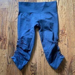 Lululemon 17” crop pants